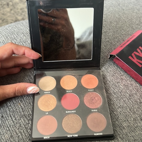 Kylie Jenner The Burgundy Palette - Picture 2 of 2